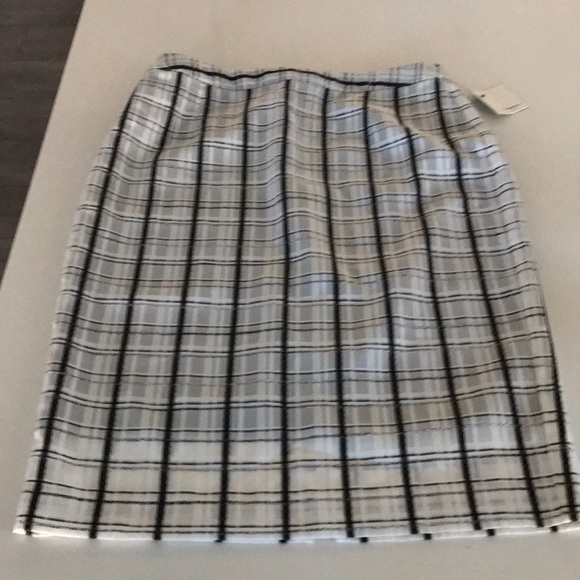 Halogen Dresses & Skirts - NWT halogen pencil skirt